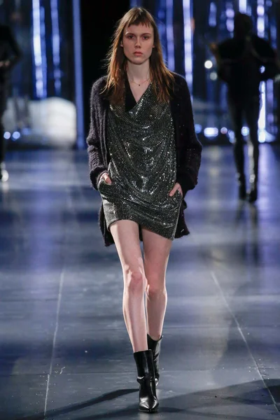 Look 54